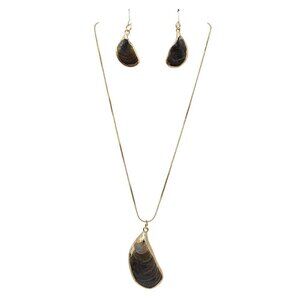 Gold Plated Shell Pendant Necklace Matching Earrings Set Vintage